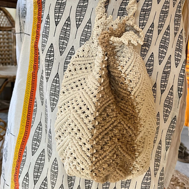 Boho Chic handbag macrame - Trendy Design with Wooden Beads