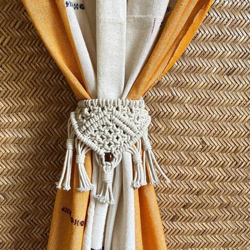 Boho Macrame Curtain Holder Woven Ties -White Farmhouse Curtain Tie Backs Made of Hand-Woven Cotton Rope -for Indoor Outdoor Drapes Decorative