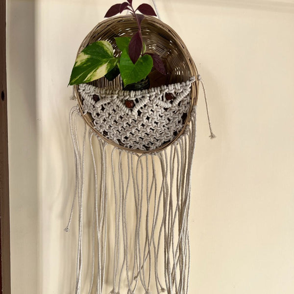 Boho macrame plant hanger pattern  - Handcrafted Entry Décor.